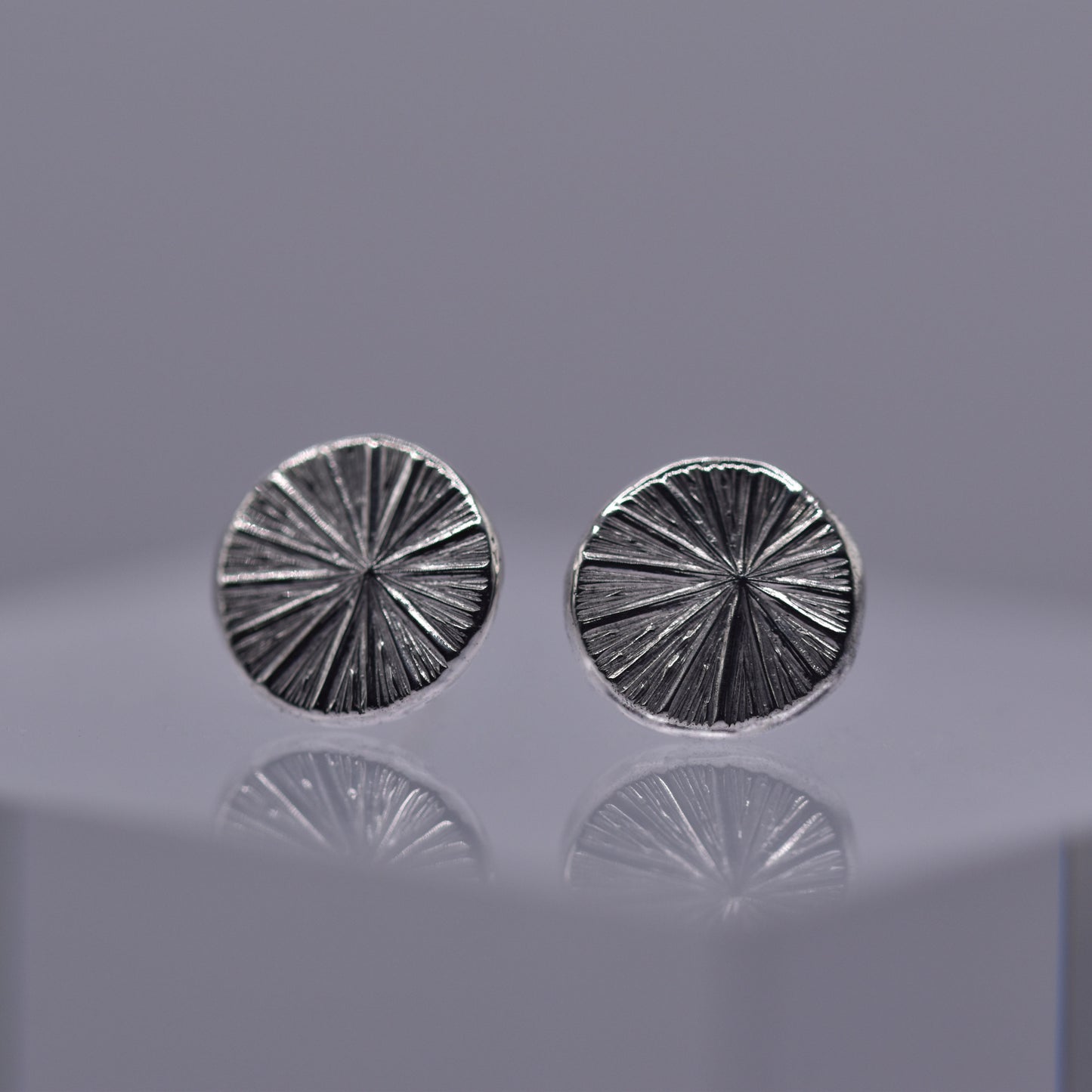 Radiate Stud Earrings (Medium)