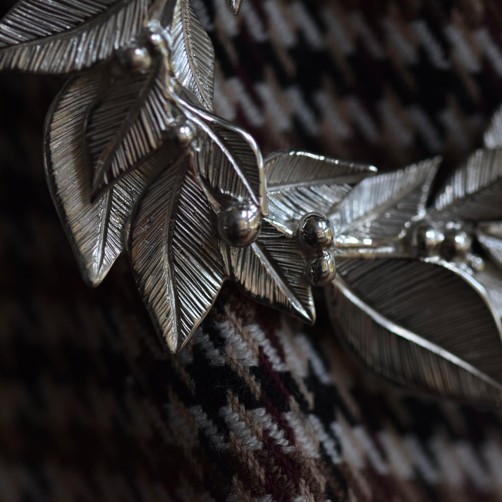 Wreath Brooch