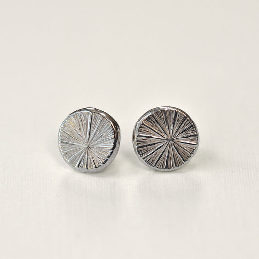 Radiate Stud Earrings (Medium)